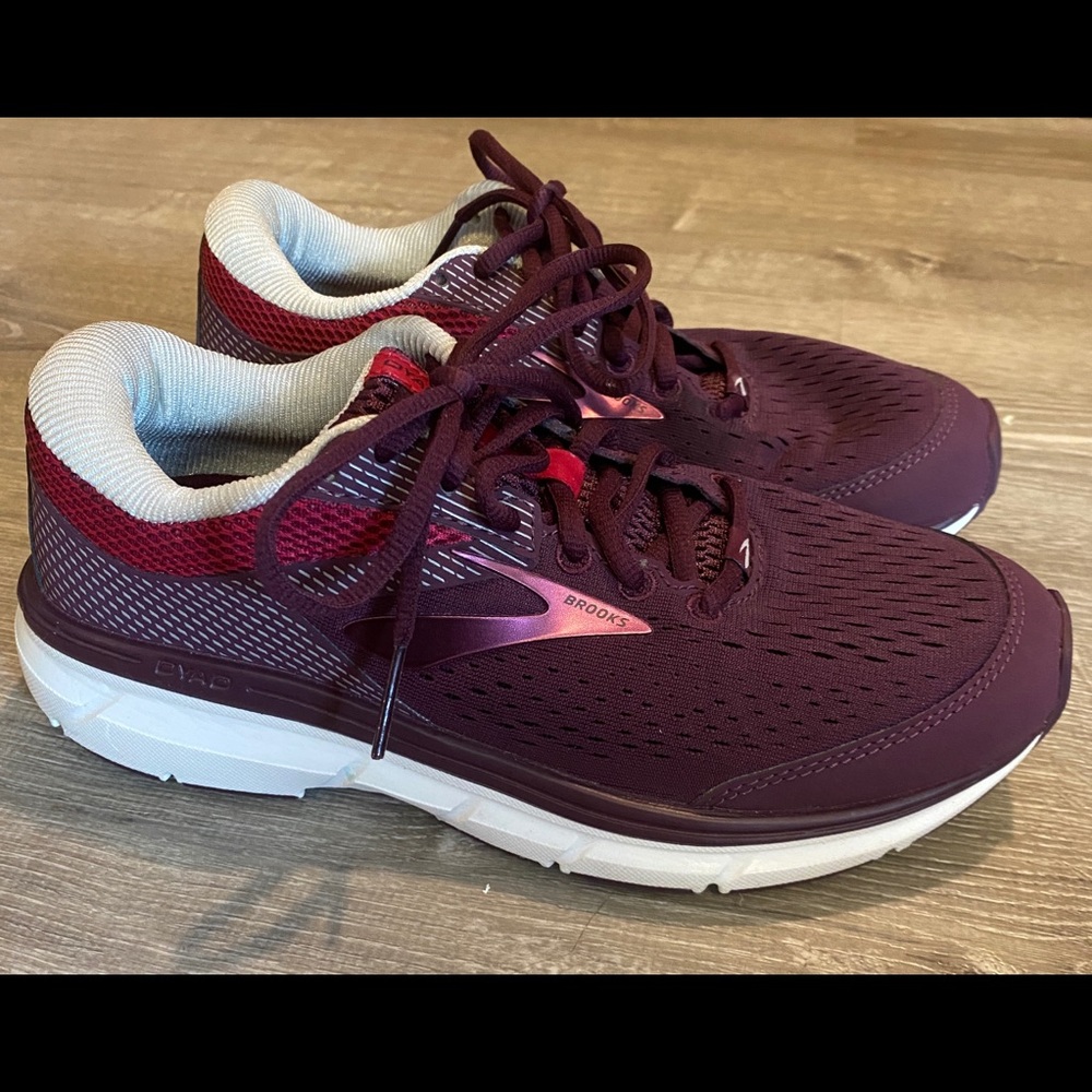 Women’s Brooks Dyad 10 running shoes 7.5